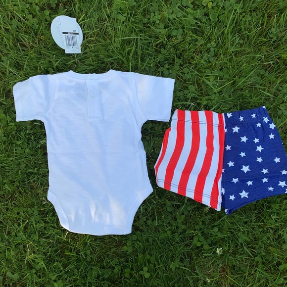 NWT Koala Baby Stripes July 4th Shorts & Bodysuit Outfilt/Set (Size 0-3 Months) - Picture 3 of 4